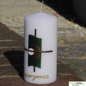 weiße, kleine Trauerkerze/Gedenkkerze mit Kreuz und Echtwachsbeschriftung "unvergessen", Kerze zum Gedenken Bild 7
