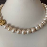 Weiße Perlenkette geknüpft, 45 cm lang, Zuchtperlen und Si925 vergoldet, Brautschmuck, Geschenk, Handarbeit aus Bayern Bild 5