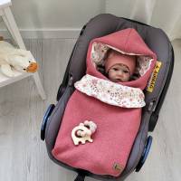 Kuschelige Einschlagdecke aus Walkloden, Wolle für deine Babyschale - praktisch & warm für dein Baby Rot Gänseblümchen Bild 5