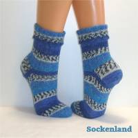handgestrickte Socken, Strümpfe Gr. 38/39, Damensocken in türkis, mittelblau, dunkelblau und weiß Bild 1