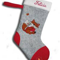 Bestickter grauer Nikolausstiefel Stickmotiv Fuchs personalisierter Weihnachtsstiefel mit Namen flauschige Krempe Bild 1