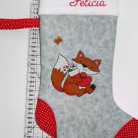 Bestickter grauer Nikolausstiefel Stickmotiv Fuchs personalisierter Weihnachtsstiefel mit Namen flauschige Krempe Bild 3