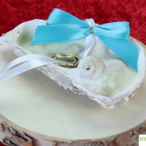Elegante Austernmuschel-Ringschale (weiß) mit stilvollen türkis-weißen Satinbändern - Perfekte Aufbewahrung für Eheringe Bild 1
