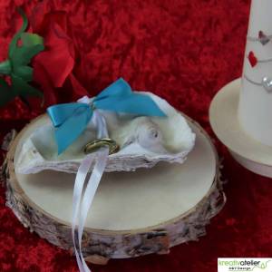 Elegante Austernmuschel-Ringschale (weiß) mit stilvollen türkis-weißen Satinbändern - Perfekte Aufbewahrung für Eheringe Bild 3