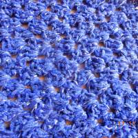 Blauer schicker hand gehäkelter Schal aus Chenille, Bild 3