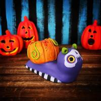 Süße Halloween-Schnecke mit Kürbishaus Bild 2