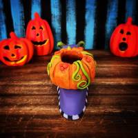 Süße Halloween-Schnecke mit Kürbishaus Bild 4