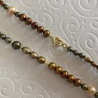 Lange Perlenkette 110 cm, Zuchtperlen braun grün gelb gold, Geschenk für Mann, Frau, unisex, Handarbeit aus Bayern Bild 5
