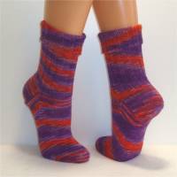 handgestrickte Socken, Strümpfe Gr. 38/39, Damensocken in lila, flieder und orange, Einzelpaar Bild 4
