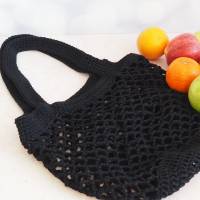 schwarze Häkeltasche Einkaufstasche Einkaufsnetz aus hochwertiger Baumwolle mit Schulterriemen von Hand gehäkelt Bild 6