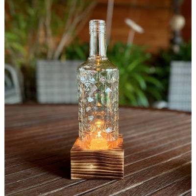 Tischleuchter einflammig mit alter Three Sixty Vodka Flasche - Glas auf Holz - besonderes Unikat auf Kantholz
