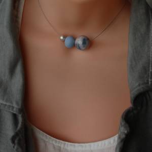 Kurze Perlenkette in verschiedenen Blautönen Bild 5