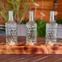 Tischleuchter dreiflammig mit alten Three Sixty Vodka Flaschen - Glas auf Holz - besonderes Unikat auf Kantholz Bild 5