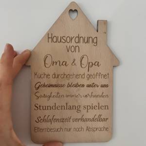 Geschenk für Oma und Opa - Personalisiertes Holzschild: Hausordnung von Oma und Opa Bild 5