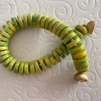 Edelsteinarmband mit Magnetverschluss, grün gelb Magnesitrondellen gefärbt, Geschenk Frauen, Handarbeit aus Bayern Bild 5