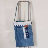 süße kleine Jeanstasche mit einem schmalen Henkel und einer Außentasche, mit Innenfutter, Unikat, Bild 2
