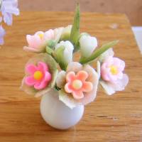 Miniaturen Puppenhaus Porzellanvase mit Blumen Bild 4