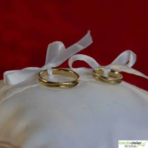 Handgefertigtes Ringkissen aus weißem Damast mit Klöppelspitze, ein eleganter Begleiter für Ihre Trauringe Bild 5