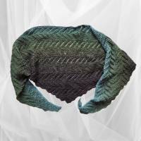 halbrundes Tuch für die kalte Jahreszeit, handgestrickt mit einem dekorativen Muster Bild 2