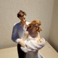 XL - Hochzeit  und Taufe Geldgeschenk Hochzeitspaar - Brautpaar mit Baby - Dekoartikel 27 cm groß Bild 3