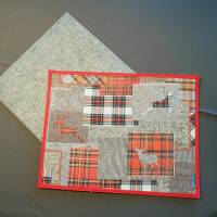 Tischset - Platzset – Patchwork Look mit Hirschen – grau und rot mit Rückseite aus Filz - 40 x 27 cm - Unikat Bild 2