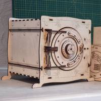 Tresor aus Holz, STEM Projekt gelasertes Spielzeug Detektiv DIY Bausatz Sparschwein Mechanik Bild 1