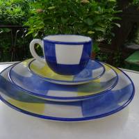 4teiliges Keramik-Gedeck. Handbemalt. Bild 4