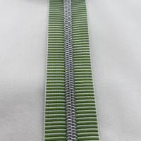 Reißverschluss Silver Stripes, breit, maigrün-weiß / Endlosreißverschluss mit metallisierter Kunststoffraupe / Meterware Bild 4