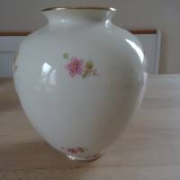 Mit Clematis-Dekor geschmückte Vase. Höhe: 17cm. Bavaria Bild 6