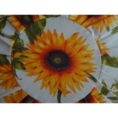 Genähtes, rundes, Sonnenblumen dekoriertes, Kissen aus Leinen, mit Füllung. Durchmesser: 50 cm, Höhe: 18 cm