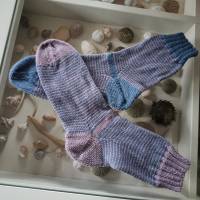 Socken handgestrickt mit kleinen Ringeln, Größe 38/39, Wollsocken, jeansblau und mauve Bild 1