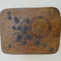 Besondere Uhr - Keramik - mit Urzeitmuscheldekor und Batteriefach. 24 x 31 x 5 cm. Bild 5