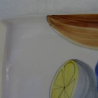 Keramik-Serviertablett mit erfrischendem Obstdekor. Handgemalt. 24 x 31 cm Bild 2