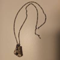 Halskette „Hühnergott“ Glücksbringer grau-weiß Bild 3