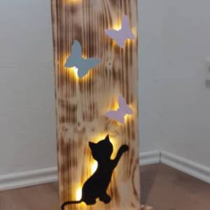 Dekobrett  Holzbrett Deko geflämmt Katze Schmetterlinge Holz deko Schild Holzaufsteller beleuchtet LED Lichterkette Holz Bild 1