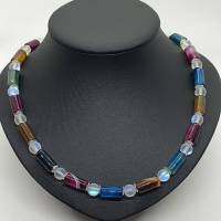 Edelsteinkette aus buntem Achat und weiße Opalglasperlen Bild 1