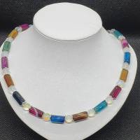 Edelsteinkette aus buntem Achat und weiße Opalglasperlen Bild 2