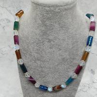 Edelsteinkette aus buntem Achat und weiße Opalglasperlen Bild 4