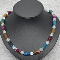 Edelsteinkette aus buntem Achat und weiße Opalglasperlen Bild 6
