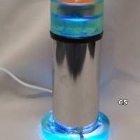 Epoxidharz Lampe in Chrome für USB mit Schalter aus recycelten Möbelfüßen Bild 5