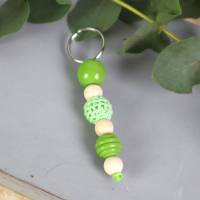 Schlüsselanhänger Taschenanhänger Holzperlen grün natur Bild 2