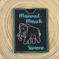 personalisierte Filzhülle für dein Mammut-Marsch Trophäenbuch - bestickt mit deinem Namen Bild 8