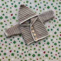 Strickjacke mit Kapuze Größe 50/56 braun beige Babyjacke Neugeboren Geschenk zur Geburt Babyparty Pullover Kapuzenjacke Bild 2