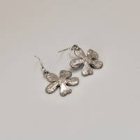 Vintage Ohrringe Blumen  Hänger Silberfarbe Glasiert lila Violett Flippig Flore Power Damen Bild 5