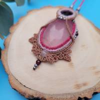 Makramee-Halskette mit Rosenquarz und Granat Bild 5