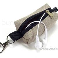 Schlüsselanhänger Minitasche SAND-beige Reißverschluß schwarz, Outdoor robust, Kosmetik  Kopfhörer, by BuntMixxDESIGN Bild 1