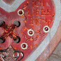 Geschenk zum Valentinstag ICH LIEBE DICH abstrakt gestaltetes Herz aus Holz mit Acrylfarbe im Shabby-Stil bemalt Bild 6