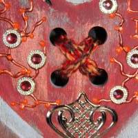 Geschenk zum Valentinstag ICH LIEBE DICH abstrakt gestaltetes Herz aus Holz mit Acrylfarbe im Shabby-Stil bemalt Bild 7