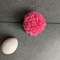 Süße Pudelmützen-Eierwärmer aus Wolle Pink Bild 2