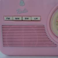 Rosafarbenes Radio. Voll funktionsfähig. Mit Antenne und Stecker auch für in Deutschland. Bild 5